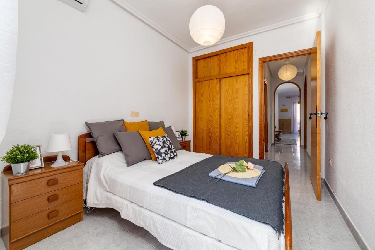 Cozy Apartment Near The Sea Torrevieja Exterior foto